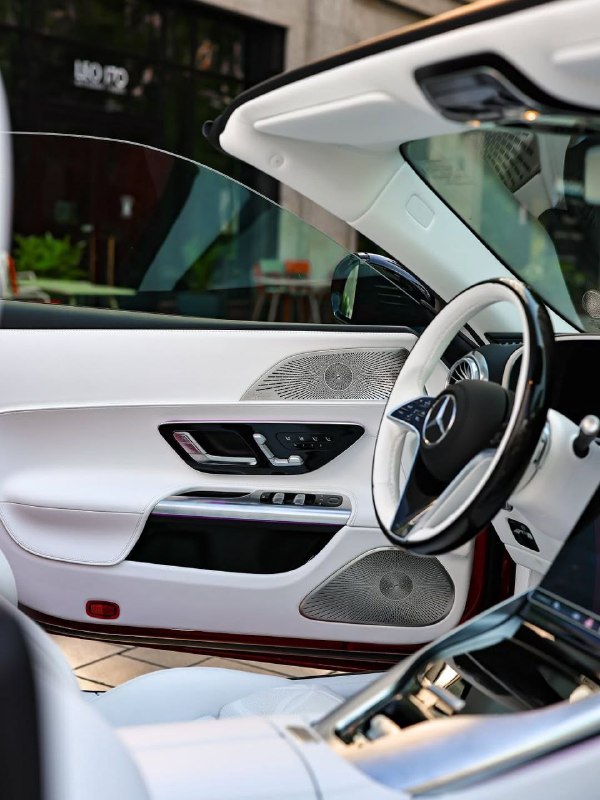 Beyond Luxury Roadster MAYBACH SL 680 7