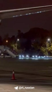 קרול נורוקי הגיע לארמון הנשיאות לאחר שהפריע למסע החוץ שלו וחזר לפולין. סרטונים של שיירת הרכב שלו מתפרסמים ב…