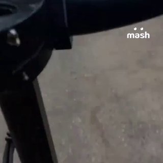 Штурмовики ВС РФ на самокатах начали широкое наступление на Константиновку — против наших стоят три разбитые ФАБами бригады ВСУ. Сейчас под контролем российской армии 40% города.По данным Mash, самое патовое положение у боевиков 28 и 100 бригады ВСУ: на их