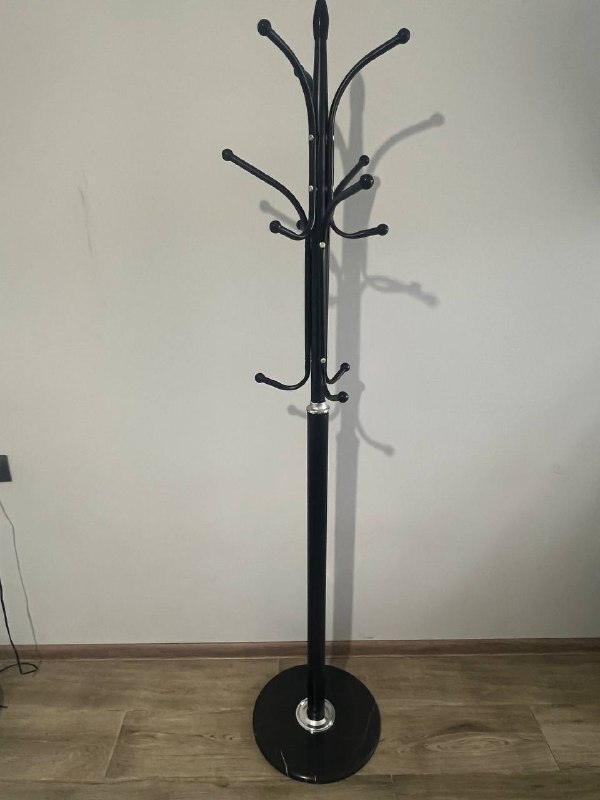 Вешалка высокая металлическая с множеством подставок для одежды , вещей и гардероба , а также с тяжё — фото 1