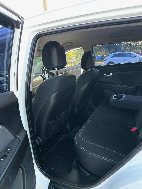 Продам автомобиль в идеальном состоянии.
Kia sportage 2012год обьем двигателя 2.0 бензин, коробка обычный автомат aisin 6ст пробег 181т км
Подключаемый полный привод, 4awd
1 Хозяин без дтп
Автомобиль полностью обслужен и вложений никаких не требует.
2 Комплекта резины и дисков, зима лето стоит андроид планшет,
Хорошая комплектация: двух зонный климат контроль. Круиз контроль. Подогрев всех сидений.
Авто свет. Авто дождь. Кожаный мультируль. Полный электро пакет. Разные помощи при вождении.
Цена 1.295.000₽+ торг
+7949-400-97-37
Звоните в любое время, если не доступен звоните еще раз связь плохая.
📲 Tg: @alligator_0888
📞 Звоните: +7(949)4009737 - фотография - 10