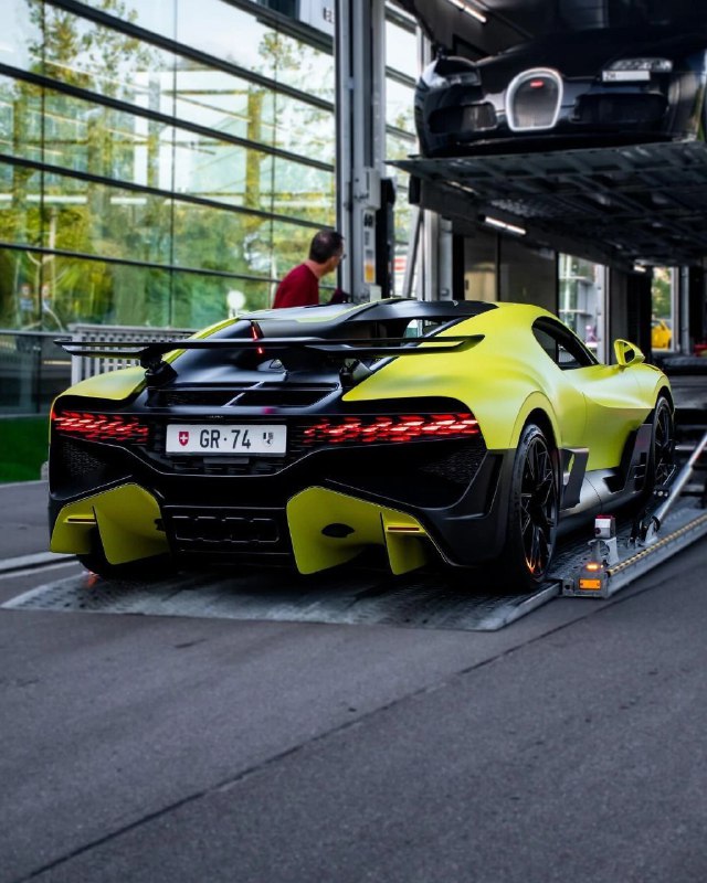 Bugatti Divo (1 из 40) 2