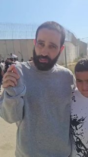 أسير مفرج عنه يكشف تعذيب السجانين للأسرى بسبب كتابة فلسطين