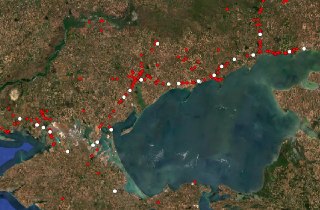 Власти РФ заявили, что движение по «сухопутному мосту» в Крым «более-менее восстановилось». Данные экспертов и Z-каналов ставят это под сомнениеВице-премьер РФ Марат Хуснуллин заявил о частичном восстановлении контроля над трассой Р-280 «Новороссия», котор