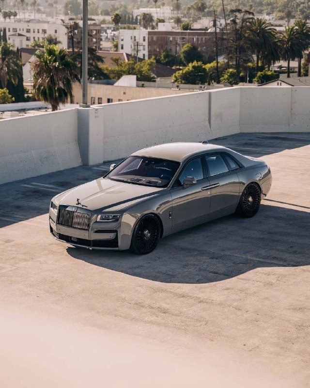 Black Badge Rolls Royce Ghost