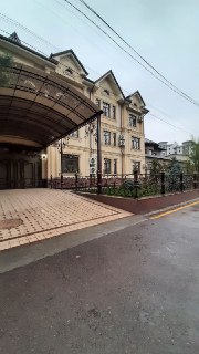 Срочно продаётся участок Яшнабод 6-соток 3-уровен 9-комнота