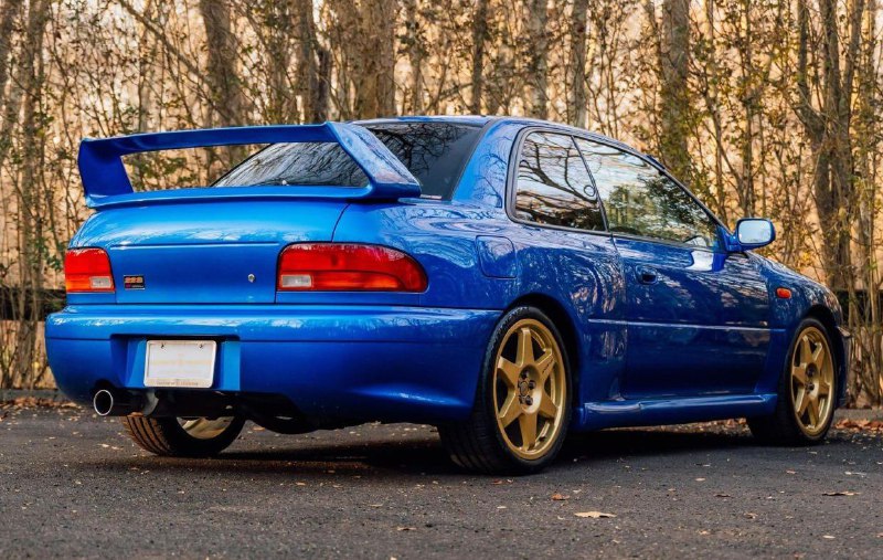 26-летний Subaru Impreza STI продали по цене нового Porsche 911 3