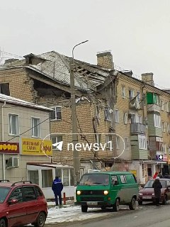 Взрыв произошел в многоквартирном доме в городе Петров Вал в Волгоградской области, часть здания разрушена, пострадали как минимум четыре человека — губернаторОдного человека достали из-под завалов, 48 жителей дома эвакуировали — МЧС
