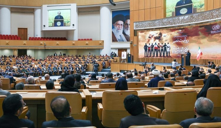 آژانس خبری رکنا | Rokna NEWS Agency: تشکری هاشمی: اختلافات را کنار بگذاریم؛ مردم باید یکپارچگی در خدمترسانی شهری را ببینندرئیس کمیسیون عمران و حملونقل شورا