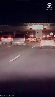 Жесткая авария в американской Калифорнии.Пикап на полном ходу слетел с эстокады 