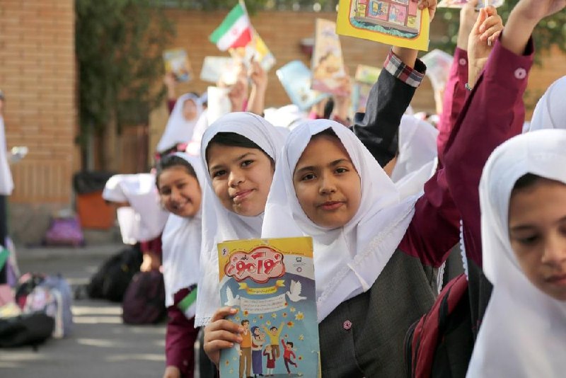 نسیم آنلاین: ۱۶۳ میلیون جلد کتاب درسی توزیع میشود🔹معاون وزیر آموزش و پرورش از ثبت سفارش کتابهای درسی برای بیش از ۱۲ میلیون دانشآمو