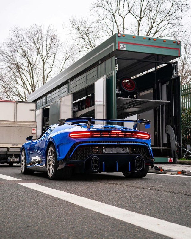 Bugatti Centodieci 5