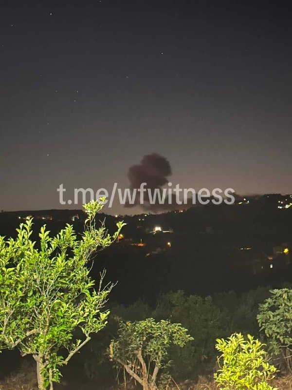 עבודות הריסה ישראליות בעיירה בית יהון שבדרום לבנון, באזור שהיה חגורת הביטחון.