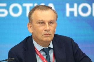 «Лишних поездок не будет». Власти Ленобласти ввели лимиты на бензин для чиновниковГубернатор Ленинградской области Александр Дрозденко распорядился установить для автомобилей местных чиновников такие же ограничения на топливо, какие действует на заправках 