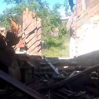 Украинец больше года жил в самодельном бункере под городом Родинское в ДНР. Чтобы избежать бусификации, дождаться бегства ВСУ и прихода ВС РФ. Вышел он лишь когда наши освободили и зачистили территорию.50-летний Сергей проживал под Покровском долгие годы. 