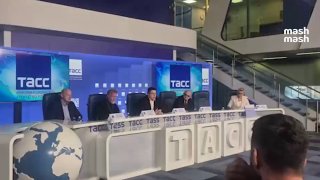 На "Роблокс" и прочие майнкрафты поставят угрожающие дисклеймеры о том, что это азартные игры — почти как на сигаретных пачках. Остановит ли это кого-нибудь? Не думаем. Директор центра борьбы с лудоманией Андрей Ходыков говорит, что в трёх из пяти игр, кот