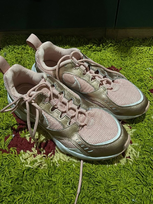 Кроссовки Nike