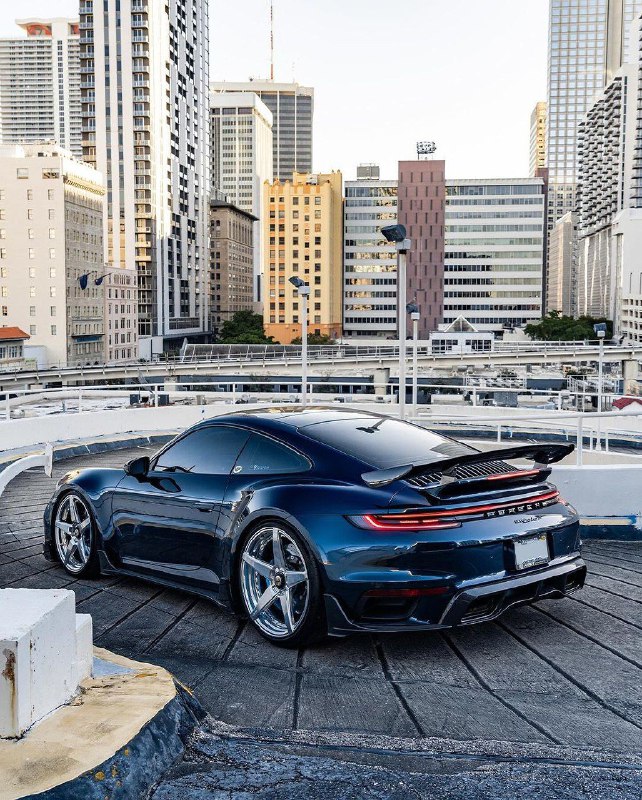Porsche 992 Turbo S 6