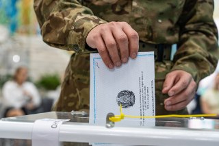 В Казахстане начались первые выборы в новый однопалатный парламентВ Казахстане 23 августа началось голосование на первых выборах в Курултай — новый однопалатный парламент страны. В него войдут 145 депутатов, избираемых на пять лет. Участки будут работать д