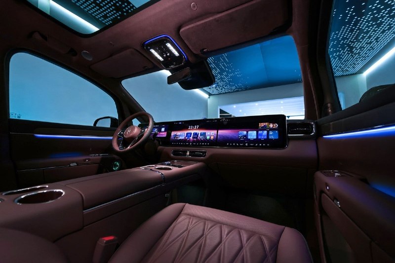 Chery и Huawei представили роскошный минивэн 4