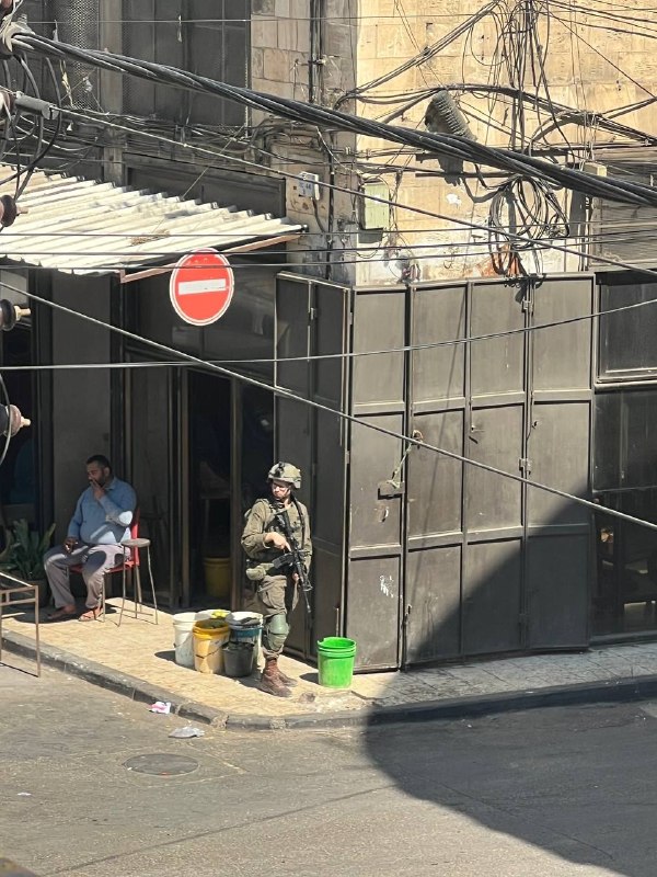 דחוף: כוח רגלי של צבא הכיבוש נוכח מול שכונת אלקסריה בעיר העתיקה, ליד בן חממה