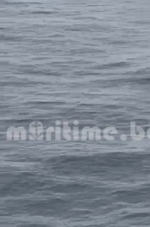 הופיעו צילומים המראה כטב"מ ימי בלתי מאויש מתקרב לאוניית המכולות עם דגל ליבריה CONTSHIP JET (IMO 9348625) מה…