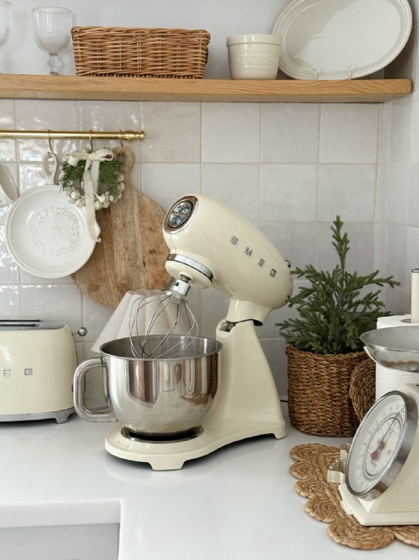 Уют создают маленькие детали Именно из таких мелочей и складывается атмосфера дома. Когда каждая деталь подобрана с любовью, пространство становитс... - изображение 4 - дома, telegram, view