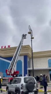 Иранские беспилотники атаковали аэропорт Нахичевань в АзербайджанеСообщается о возгорании на территории аэропорта. Официальных данных пока нет