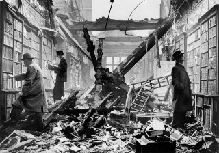 World War II. Even after the bombing, readers continued to come to the library. London, 1940.Time Machine | Historical Photo