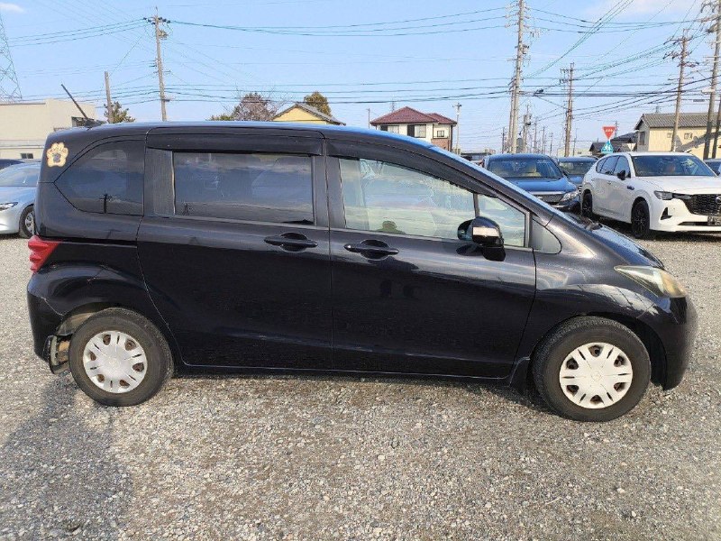 Honda Freed 2010 фото 3