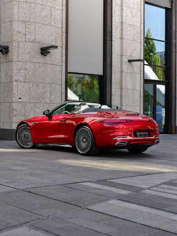Beyond Luxury Roadster MAYBACH SL 680 2