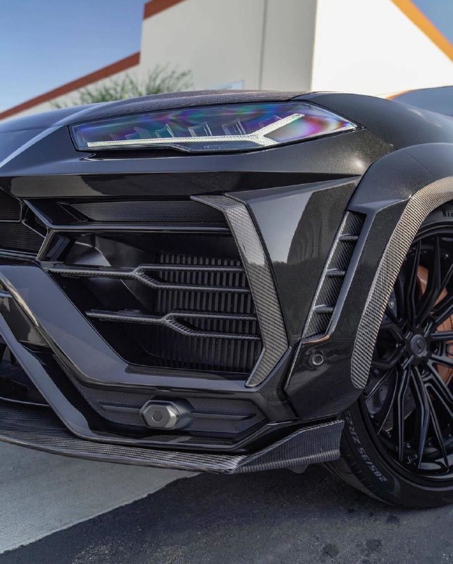Widebody Lamborghini Urus 5