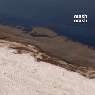 Больше 35 пляжей и береговых территорий закрылись после разлива мазута на севере ОАЭ. Курортники жалуются, что турфирмы отказываются переселять их в отели с чистым морем.Нефтяное пятно у берегов Умм-эль-Кайвайна и Рас-эль-Хаймы разрослось до 750 квадратов.