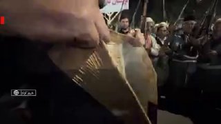 השאגה המדהימה של הקהל בעיר חוראמבאד גברים ונשים קנאים מלורסטן מוכנים להגן על המדינה עם רובי ברנו. כמות ברשת…