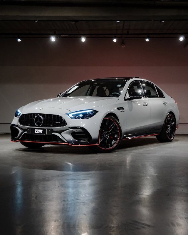 Mercedes-AMG C63s E-Performance 2.0 R4 1