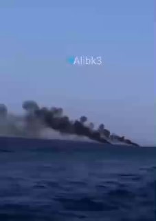 תמונות של שריפת ספינות פוגעות במיצר הורמוז. N.E