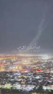 למרות שאין מזל"ט או טיל בשמי ארביל, הכיבוש האמריקאי ממשיך לירות טילים באופן אקראי.