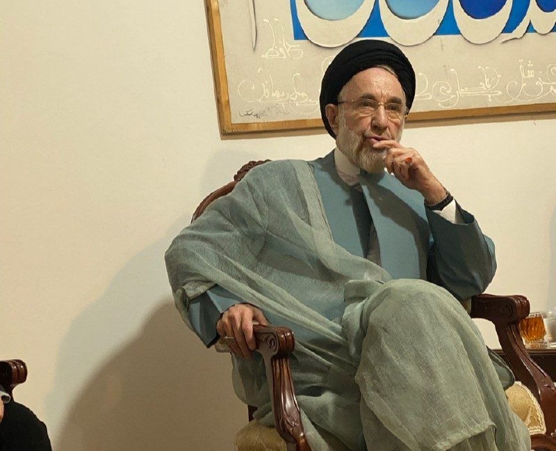روزنامه دنیای اقتصاد: سید محمد خاتمی: بعد از جنگ فرصتی فوق‌العاده برای کشور و مردم پدید آمد که جلوه آن را در تفاهم‌نامه ژنو می‌بینیم/تهاجم خار