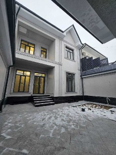 Янгихает . Шокирарык махалля. 2.5 сотихда 9 хонали янги уй сотаман