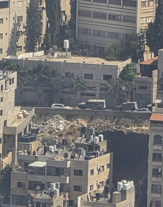 בהמשך להיבט נוסף של הימצאות רכבי כיבוש ברחוב אל-סיקה, ממערב לעיר.