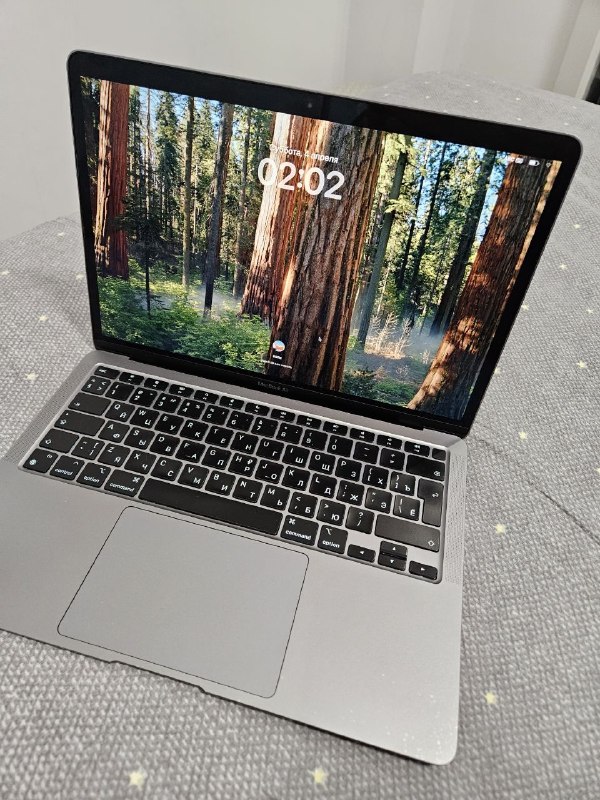 MacBook air m1 2020 8/256g в хорошем состоянии