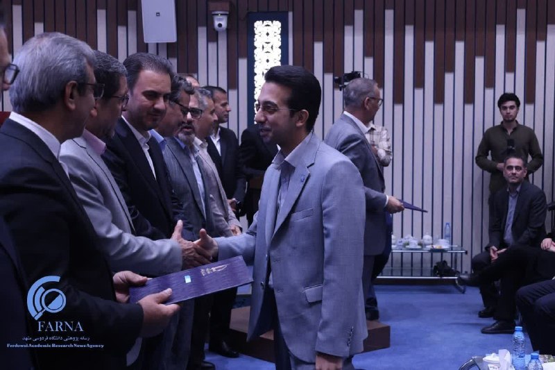 شورای صنفی دانشجویان دانشگاه فردوسی مشهد: 📌 تجلیل از مدیر رفاه و سلامت دانشجویان دانشگاهدر آیین تقدیر از برگزیدگان پژوهش و فناوری خراسان رضوی، دکتر امیررضا مسعودی