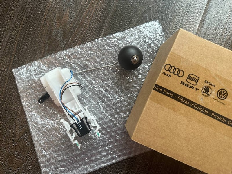 Датчик уровня топлива Audi A6 C7, новый — фото 1