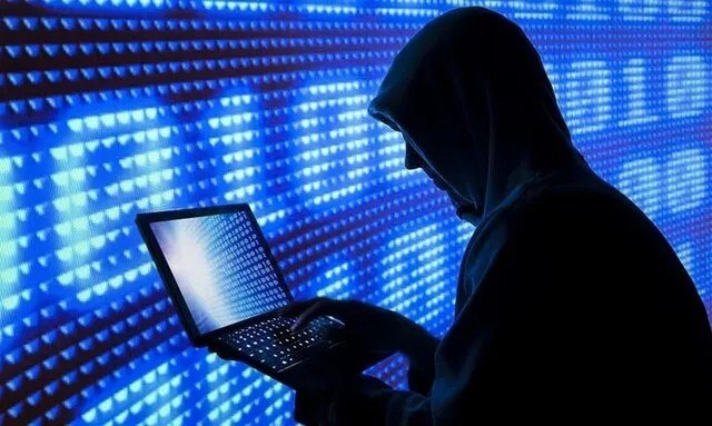 صراط نیوز | seratnews: 🟢 هشدار جدی پلیس فتا به مردم: این ربات خطرناک؛ تلگرام و حساب بانکی شما را هک می‌کند🔹معاون فرهنگی و اجتماعی پلیس فتا فراج