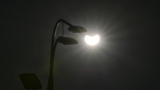 В Иркутской области стали отключать уличное освещение для экономии средств. При этом почти 30 миллиардов ушло на выплаты, связанные со СВОЖители Братска, крупного города в Иркутской области, пожаловались от отключение уличного освещения. Городская админист