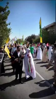 🤔הרפובליקה האיסלאמית של איראן: זוגות מוכנים להקריב את חייהם, שמים את ידיהם על ההדק.