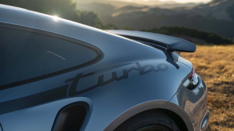 Porsche 911 Turbo получил юбилейную спецверсию 3