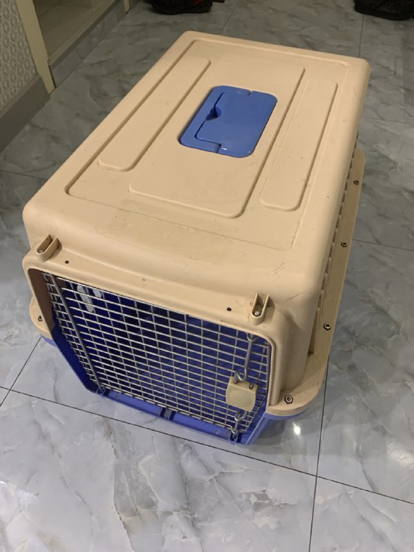 Продам переноску для животных  размер 45х47х65 см.В хорошем состоянии.Перевозили собаку 20  кг.Цена 