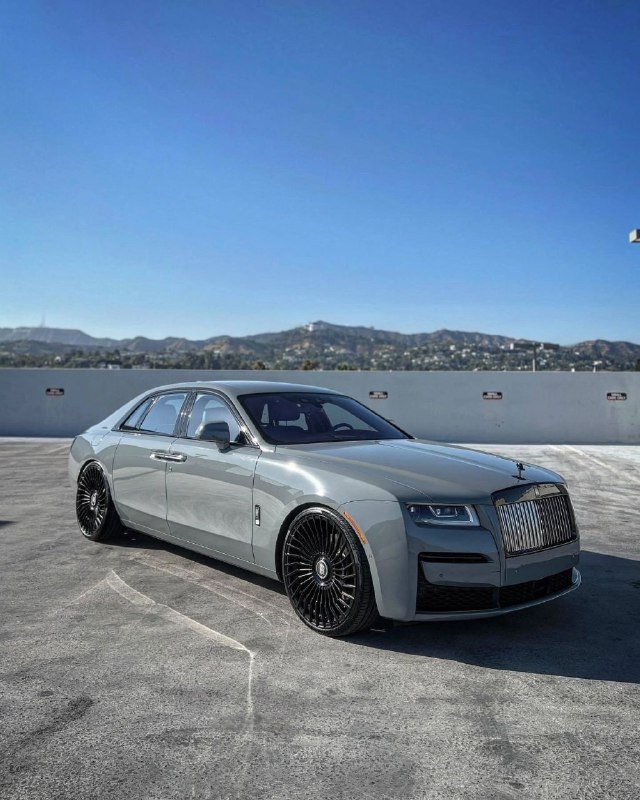 Black Badge Rolls Royce Ghost 4