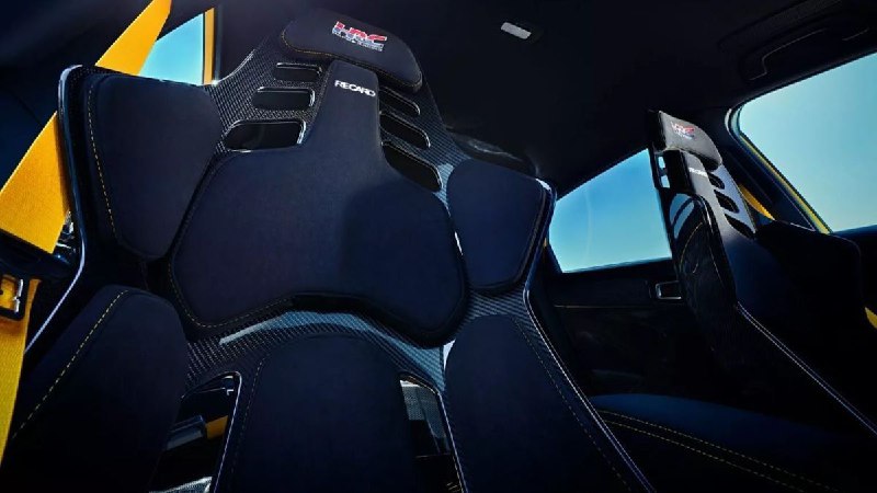 Лифтбек Acura Integra Type S получил заводской тюнинг 6